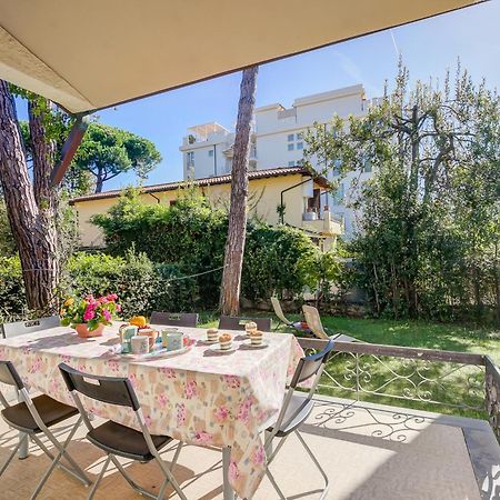 Casa Maddalena Al Mare 600M From Sea - Happy Rentals Marina di Pietrasanta Luaran gambar