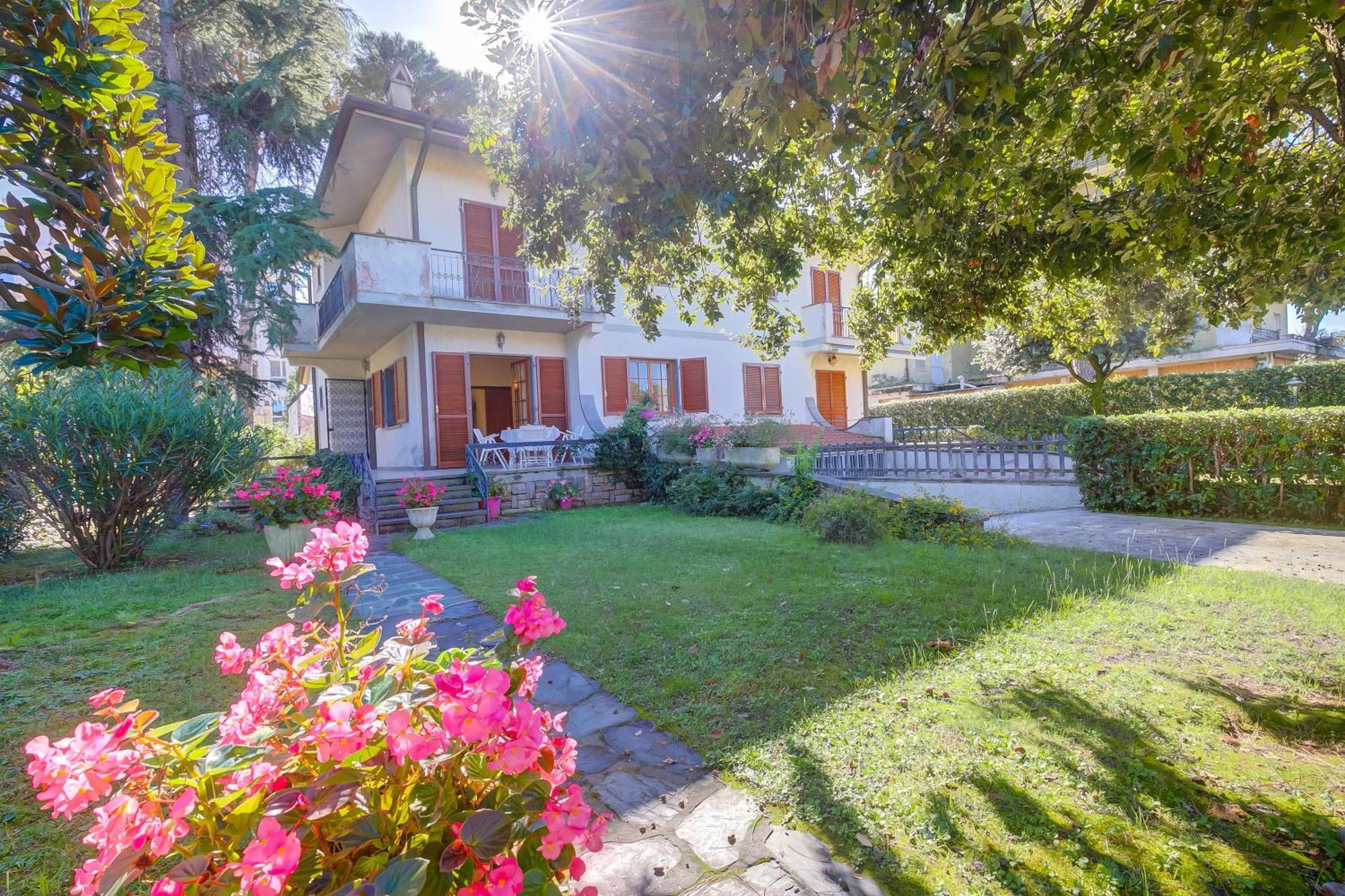 Casa Maddalena Al Mare 600M From Sea - Happy Rentals Marina di Pietrasanta Luaran gambar