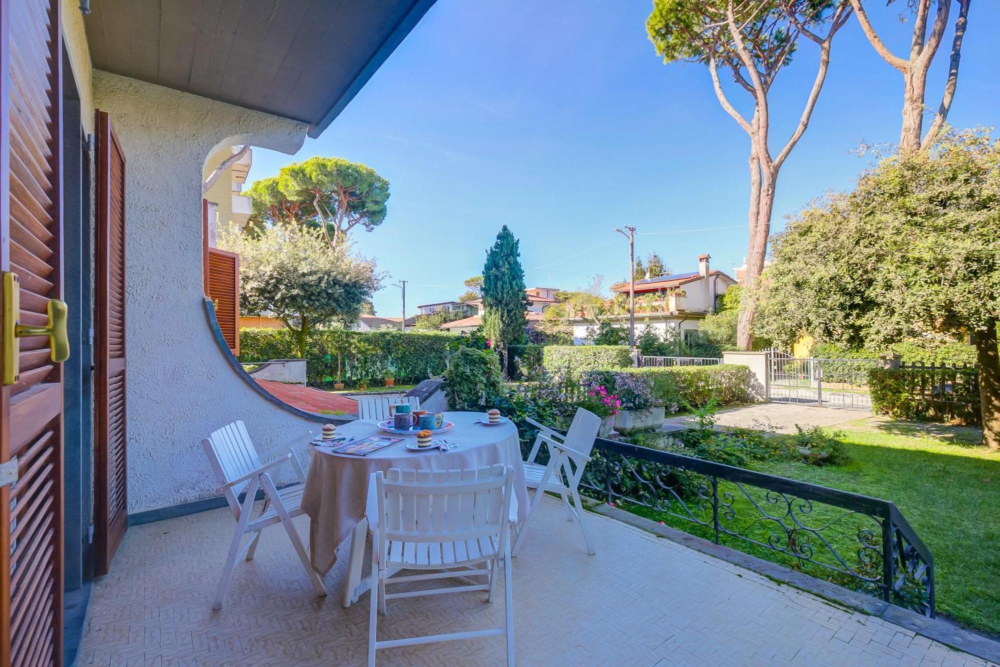 Casa Maddalena Al Mare 600M From Sea - Happy Rentals Marina di Pietrasanta Luaran gambar