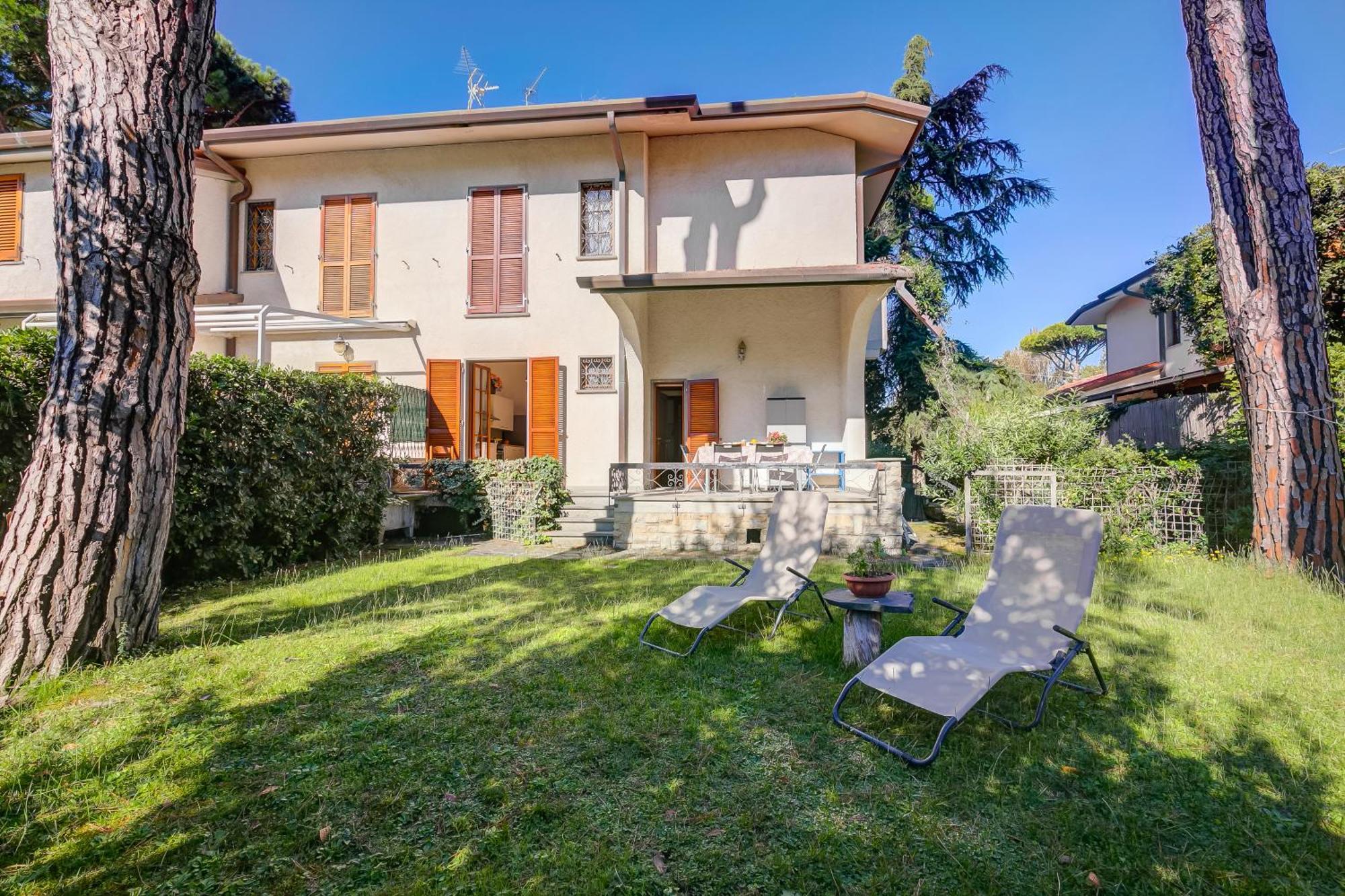 Casa Maddalena Al Mare 600M From Sea - Happy Rentals Marina di Pietrasanta Luaran gambar