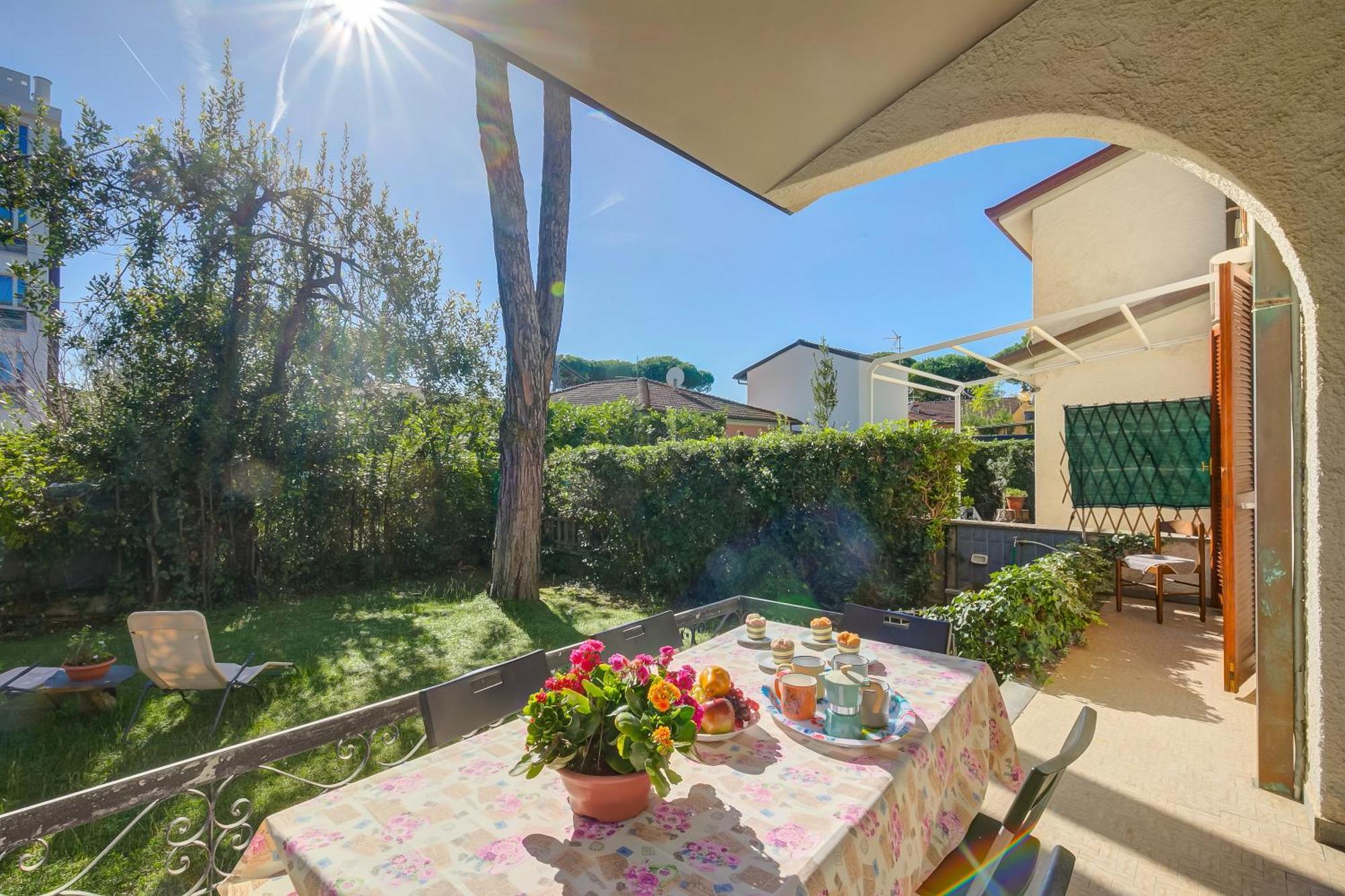 Casa Maddalena Al Mare 600M From Sea - Happy Rentals Marina di Pietrasanta Luaran gambar